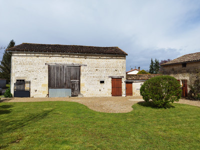 French property for sale in Alloinay, Deux-Sèvres - €170,000 - photo 12
