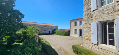Maison à vendre à Sainte-Hermine, Vendée, Pays de la Loire, avec Leggett Immobilier