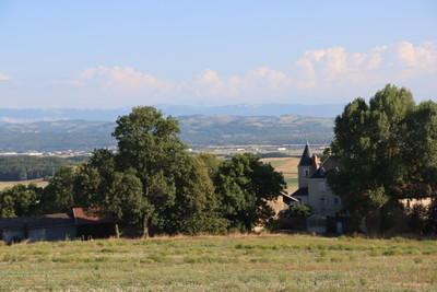 Gillonay (38) Between Lyon and Geneva Castle restored by the Compagnons du Devoir with a panoramic view