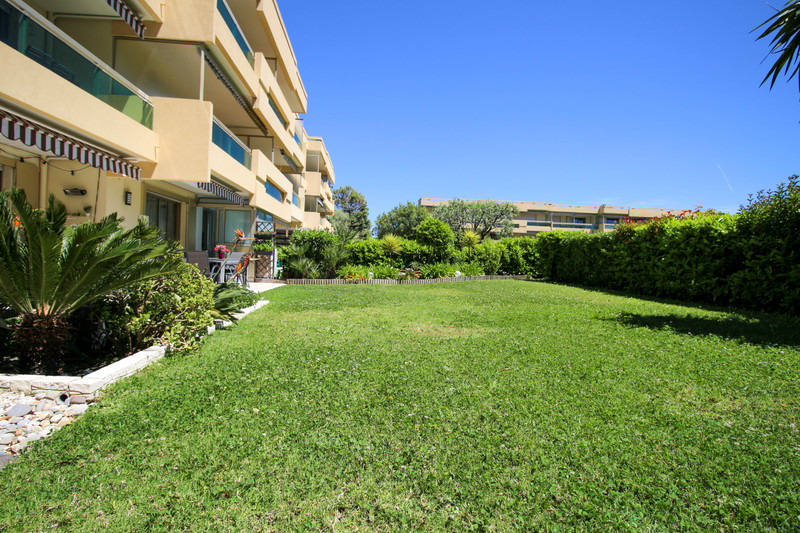 French property for sale in Antibes, Alpes-Maritimes - &#8364;365,000 - photo 4