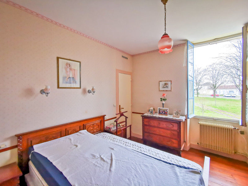 French property for sale in Cherves-Richemont, Charente - &#8364;149,425 - photo 7