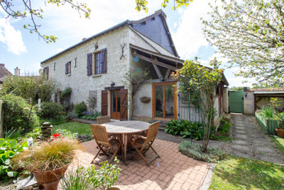 Maison à vendre à Champigny-sur-Veude, Indre-et-Loire, Centre, avec Leggett Immobilier