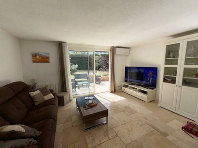 French property for sale in Le Val, Var - €381,600 - photo 4