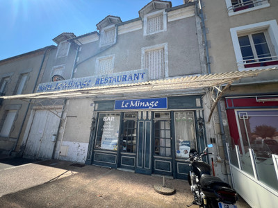 Immeuble à vendre à Piégut-Pluviers, Dordogne, Aquitaine, avec Leggett Immobilier