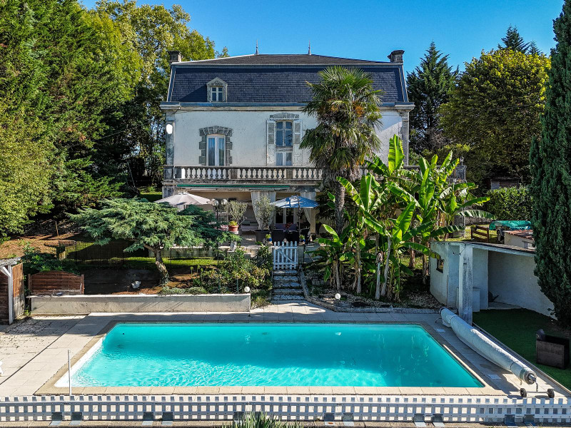 French property for sale in Thenon, Dordogne - €395,000 - photo 0