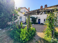 Propriété à vendre à Salles-Lavalette, Charente - 375 000 € - photo n°2
