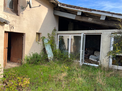 French property for sale in Saint-Savinien, Charente-Maritime - €162,000 - photo 9