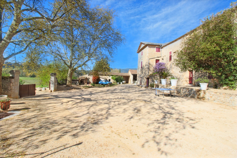 Propriété à vendre à Vallon-Pont-d'Arc, Ardèche - 1 060 000 €