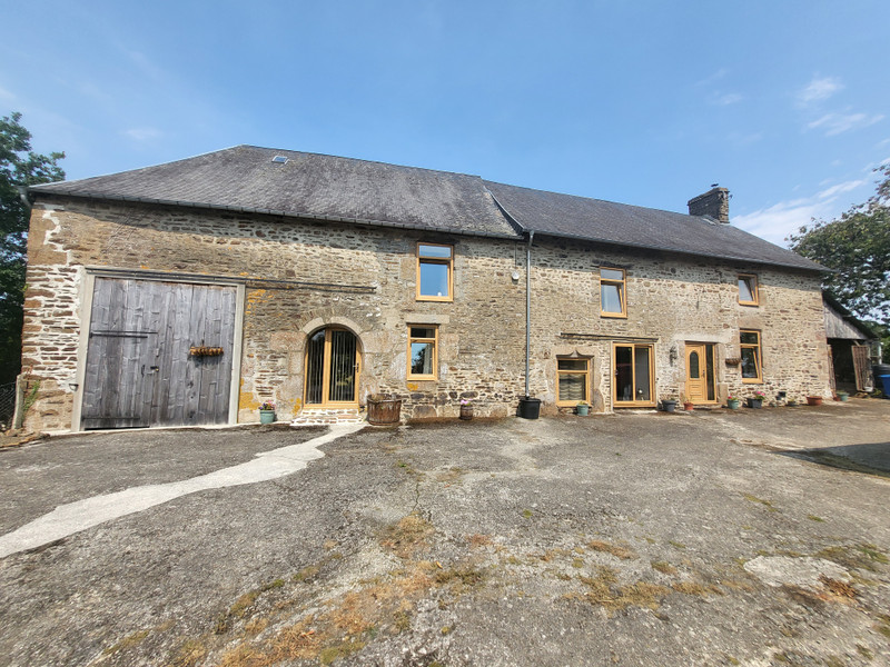 Maison à vendre à Savigny-le-Vieux, Manche - 250.000 € - photo 1