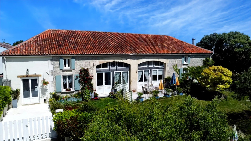 French property for sale in Bresdon, Charente-Maritime - €268,000 - photo 0