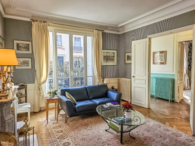 Magnificent refurbished house. Centre of Versailles 78000 very quiet private impasse, 10 Pcs, 225m2, 4 floors
