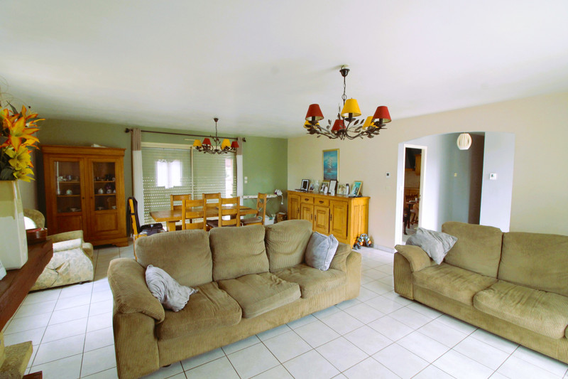 French property for sale in Saint-Pompain, Deux-Sèvres - €220,000 - photo 3