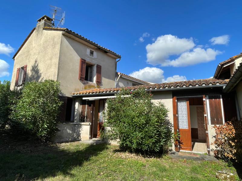 French property for sale in Marcillac-Lanville, Charente - €158,050 - photo 1