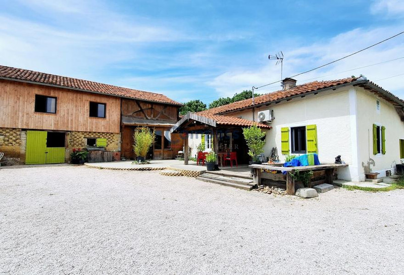 Maison à vendre à Masseube, Gers - 366.000 € - photo 1