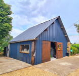 Propriété à vendre à Saint-Berthevin-la-Tannière, Mayenne - 230 000 € - photo n°8