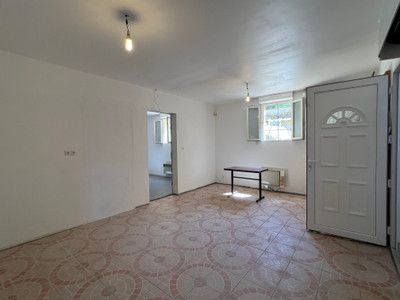 French property for sale in Le Luc, Var - €498,000 - photo 6