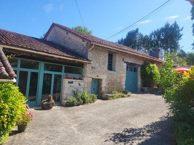 French property for sale in Quinsac, Dordogne - €285,000 - photo 1