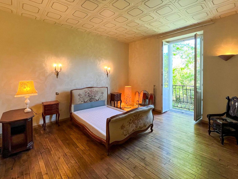 French property for sale in Thenon, Dordogne - €395,000 - photo 7