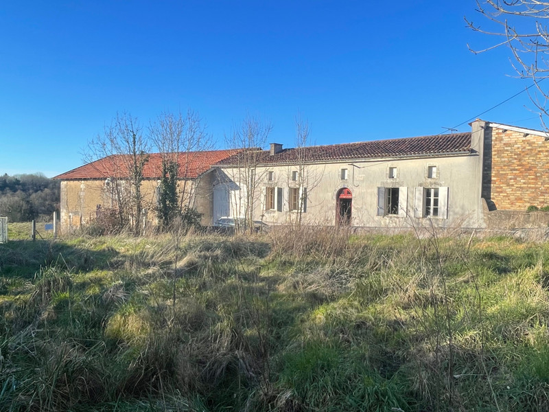 Maison à vendre à Montlieu-la-Garde, Charente-Maritime - 130.800 € - photo 1