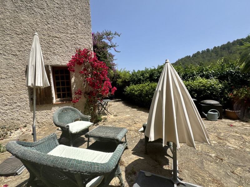 French property for sale in Bandol, Var - €590,000 - photo 4