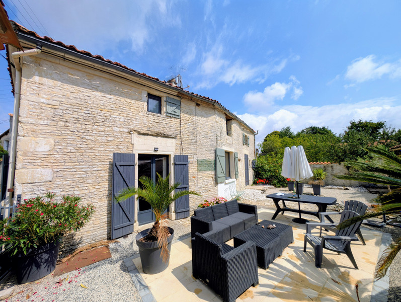 French property for sale in Aubigné, Deux-Sèvres - €176,000 - photo 0