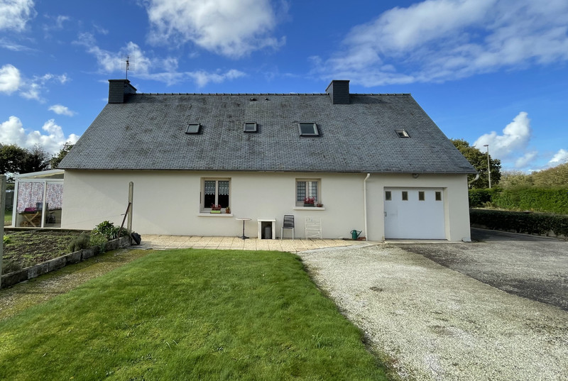 French property for sale in Saint-Gilles-Pligeaux, Côtes-d'Armor - €172,800 - photo 9