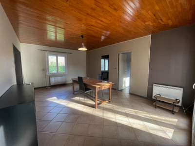 French property for sale in Montguyon, Charente-Maritime - €198,000 - photo 5