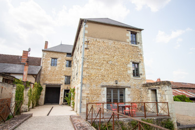 French property for sale in Richelieu, Indre-et-Loire - €560,000 - photo 1