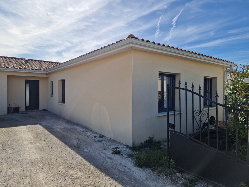 French property for sale in Angoulême, Charente - €222,600 - photo 9