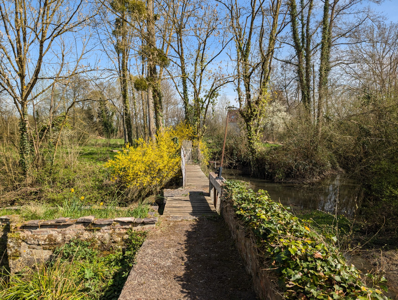 French property for sale in Blèves, Sarthe - €310,000 - photo 8