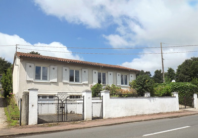 Maison à vendre à Availles-Limouzine, Vienne, Poitou-Charentes, avec Leggett Immobilier