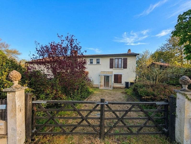 French property for sale in Saint-Gourson, Charente - €119,900 - photo 9