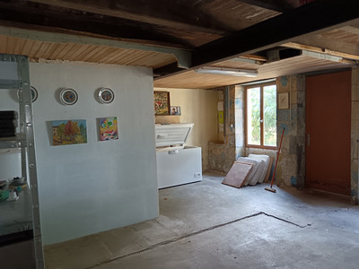 French property for sale in La Chapelle-Bâton, Vienne - €97,900 - photo 11