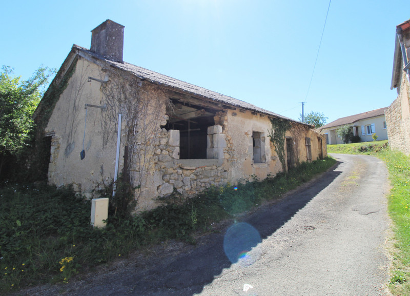 French property for sale in Lussac-les-Châteaux, Vienne - &#8364;22,000 - photo 10