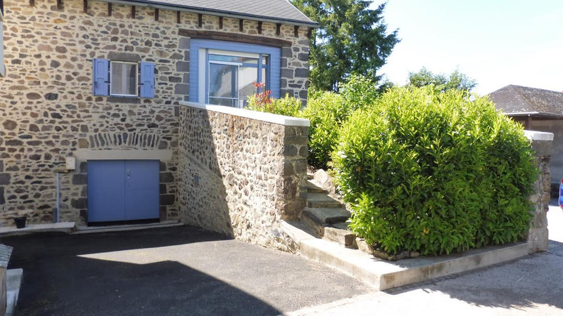 Maison à vendre à La Chapelle-Laurent, Cantal - 227 910 € - photo 1