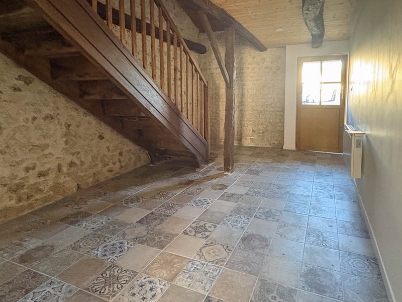 French property for sale in Lorigné, Deux-Sèvres - €152,600 - photo 5