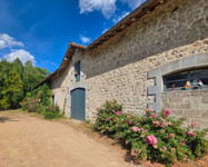 Maison à vendre à Brigueuil, Charente - 598.000 € - photo 9