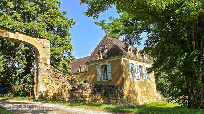 French property for sale in Sainte-Mondane, Dordogne - €593,600 - photo 0