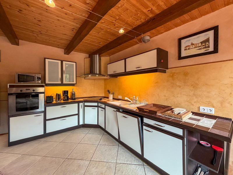 French property for sale in Thenon, Dordogne - €380,000 - photo 9