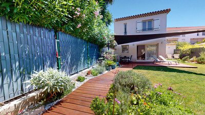 French property for sale in Sanary-sur-Mer, Var - €745,000 - photo 1