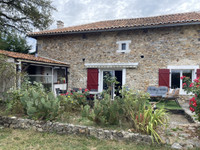 Maison à vendre à Terres-de-Haute-Charente, Charente - 304.950 € - photo 7