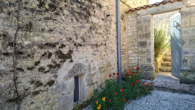 French property for sale in Rouillac, Charente - €124,900 - photo 2