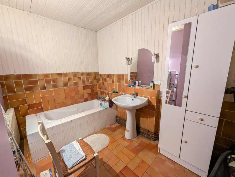 French property for sale in Angoulême, Charente - €150,500 - photo 6