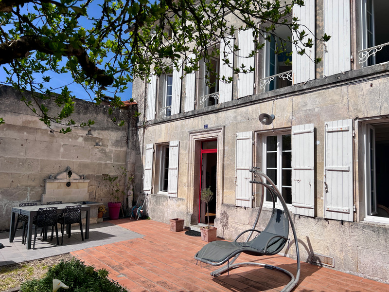 Propriété à vendre à Jarnac, Charente - 272 850 €
