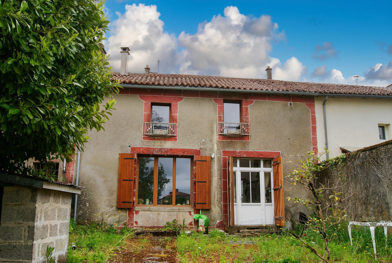French property for sale in L'Absie, Deux-Sèvres - €109,994 - photo 2
