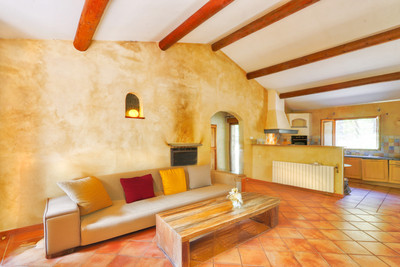 French property for sale in Rustrel, Vaucluse - €399,000 - photo 3