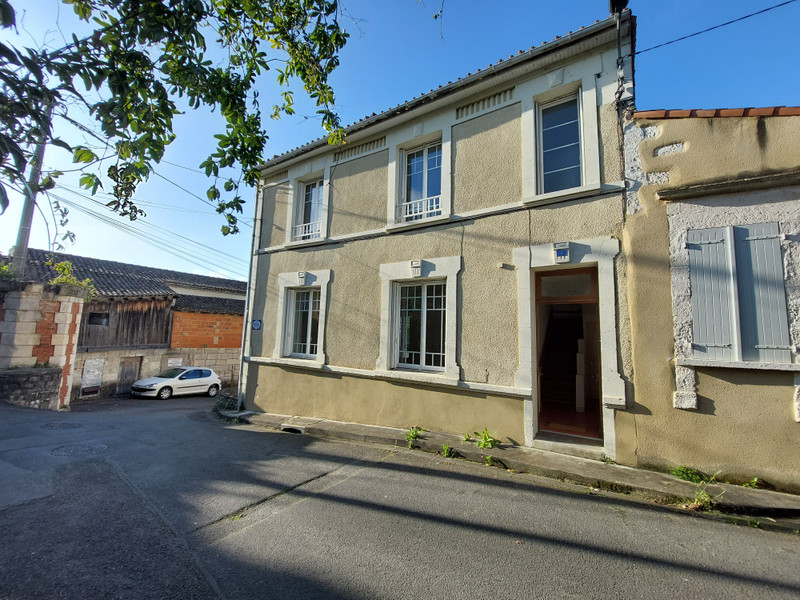 Maison à vendre à Angoulême, Charente - 149.000 € - photo 1