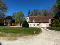 Chateau à vendre à Saint-Loup-des-Chaumes, Cher - 995.000 € - photo 2