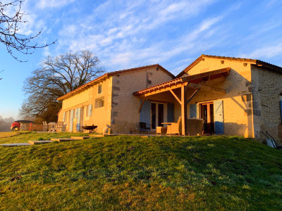 Maison à vendre à Bouteilles-Saint-Sébastien, Dordogne, Aquitaine, avec Leggett Immobilier