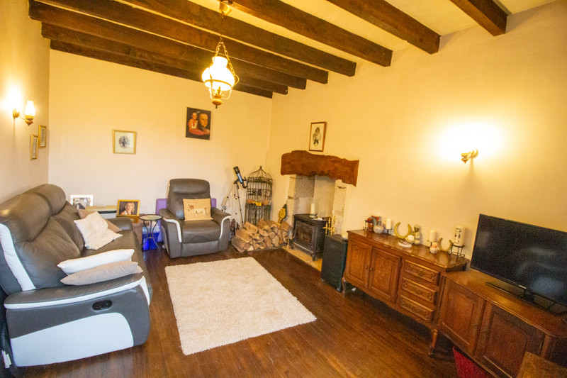 French property for sale in Guesnes, Vienne - €128,400 - photo 3